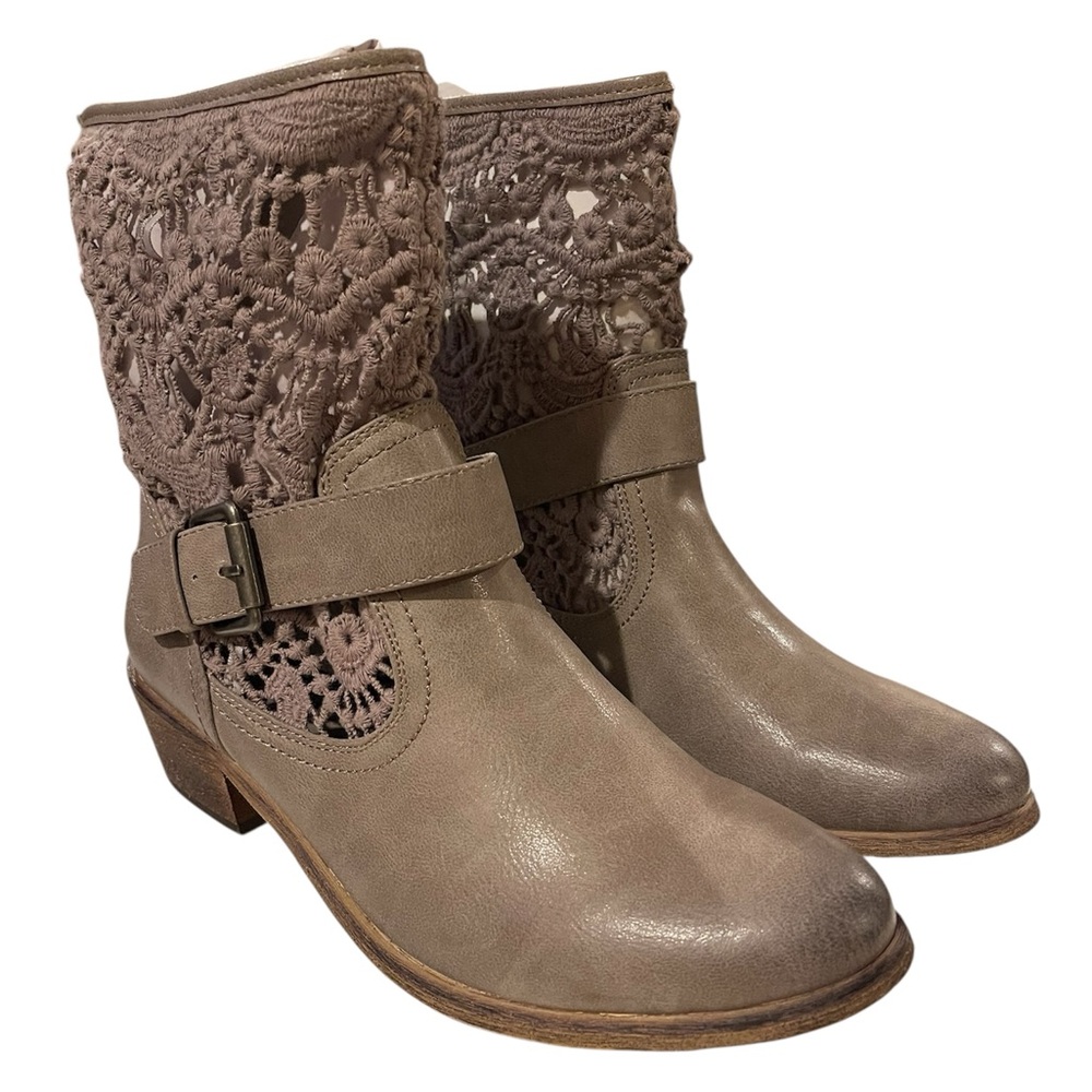 BARE TRAPS Palena Lace Tan Slouchy Crochet Cowboy Bootie 11